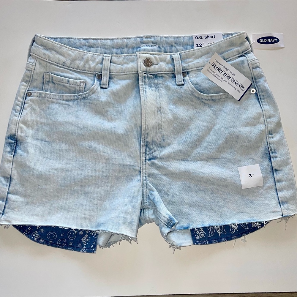 NWT Old Navy 3” inseam Stonewashed Shorts Size 12